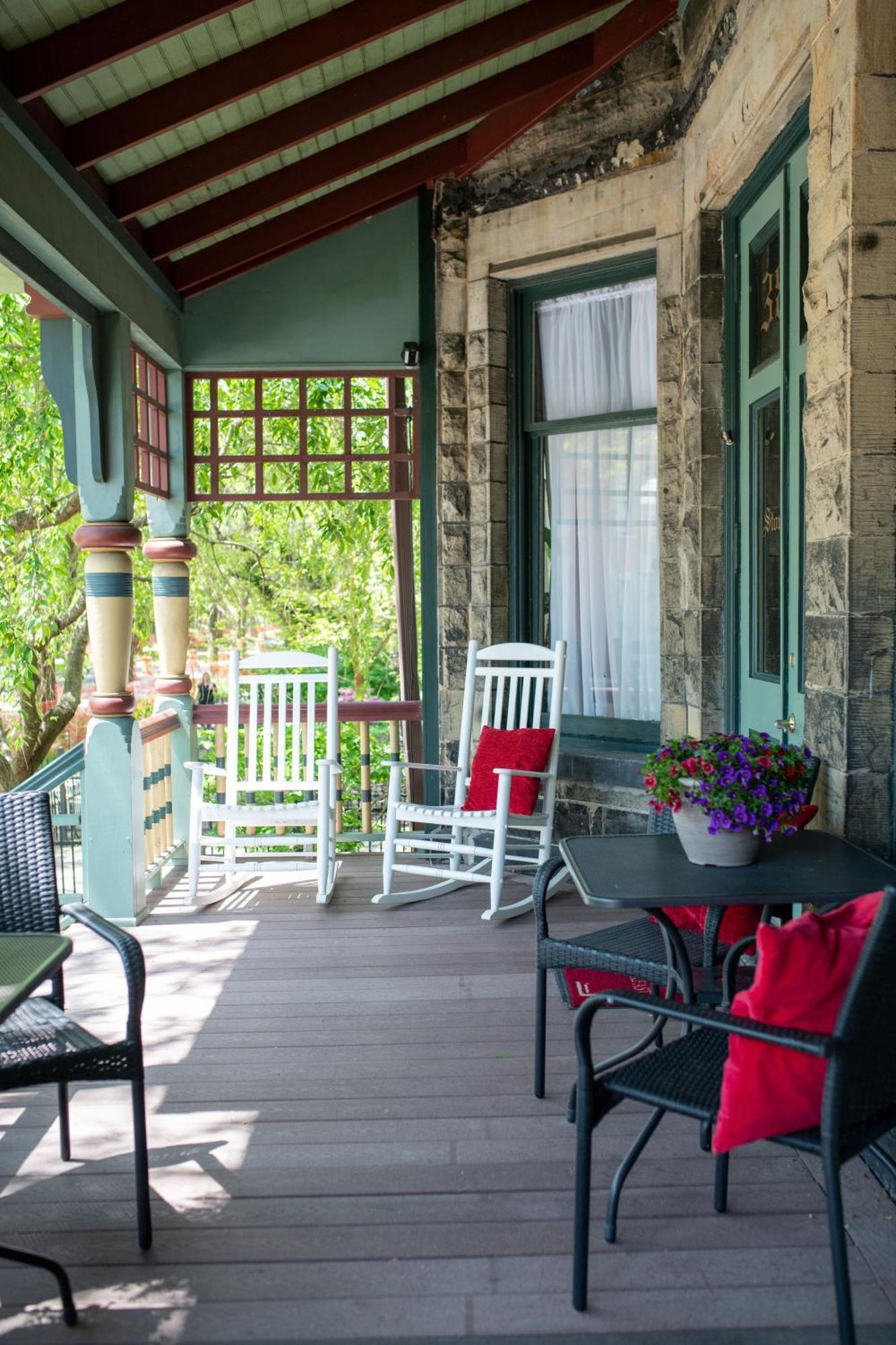Stone Gables Inn คลีฟแลนด์ ภายนอก รูปภาพ
