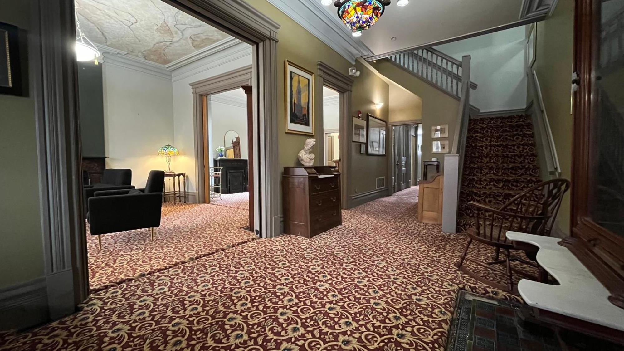 Stone Gables Inn คลีฟแลนด์ ภายนอก รูปภาพ