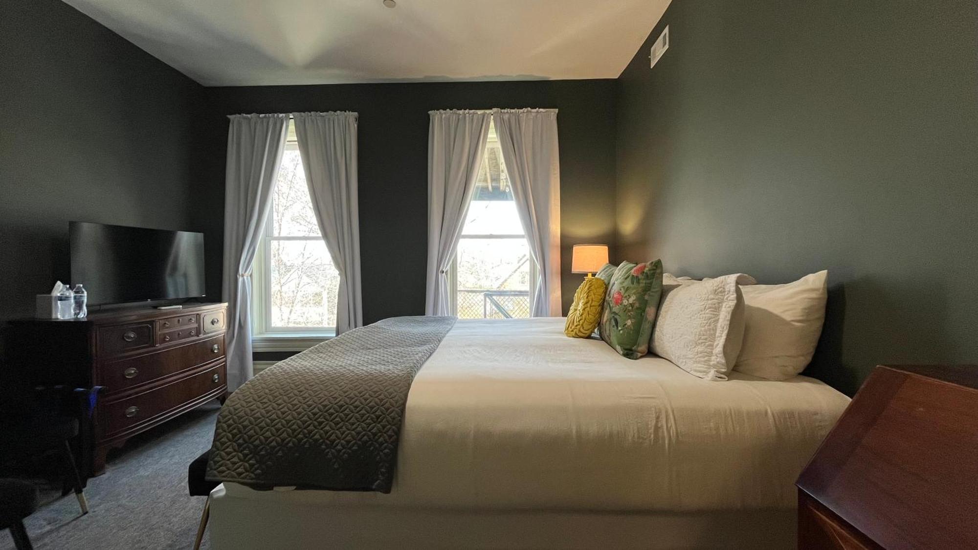 Stone Gables Inn คลีฟแลนด์ ภายนอก รูปภาพ