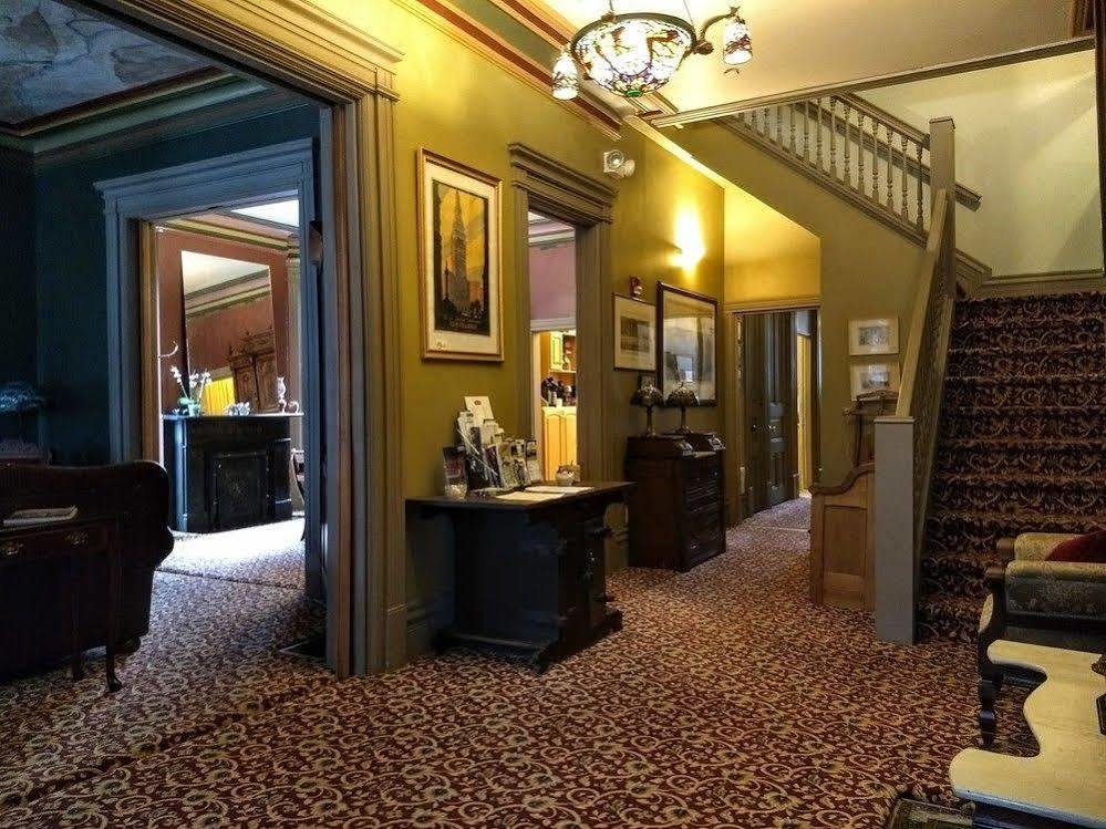 Stone Gables Inn คลีฟแลนด์ ภายนอก รูปภาพ